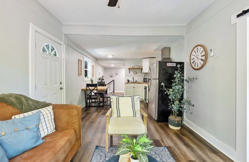 Capital View House | New 1BR in the heart of LR. Close to Medical Center and Downtown!