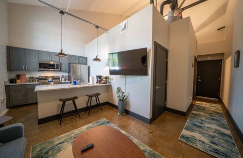 Buchanan Apartment | New 1BR King Bed Apartment: Brewery|River|Downtown
