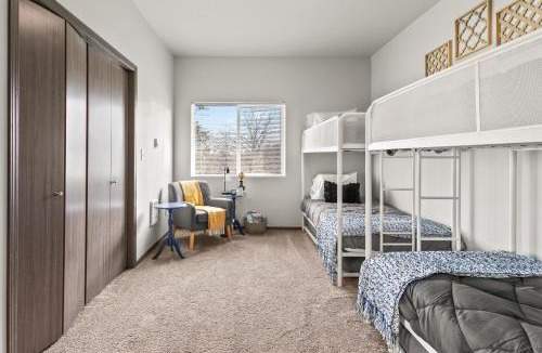 South Perry District Apartment | New 2 Bed 2 Bath Near Perry Dist and Downtown