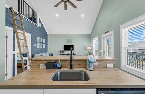 Port Bolivar Villa | NEW! 2 Bed + Loft Near Beach Pool & Playground
