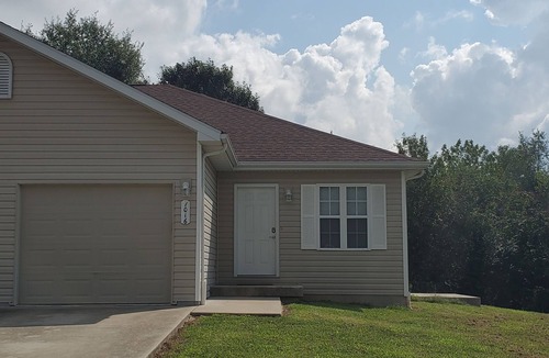 West Plains House | NEW! 2 Bedroom 2 Bath Near Downtown West Plains, Neat and Clean!
