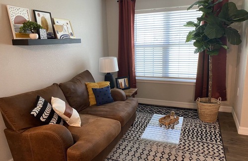 Bridge City House | New 2 bedroom with Covered Parking