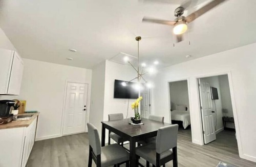 Highland Park House | New 2 bedrooms Casita downtown