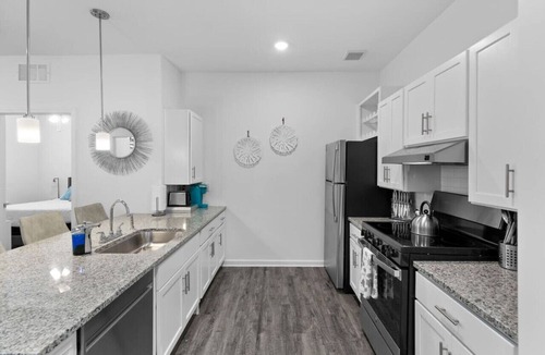 Orange Park Apartment | *NEW* 2 BR Getaway w/Pool & Gym