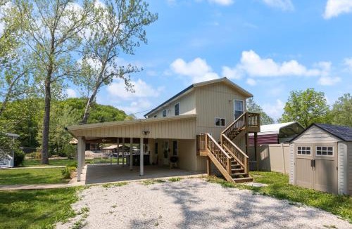 Rocky Mount House | New! 2 Homes-Firepit, Hot Tub, Huge Yard and Dock