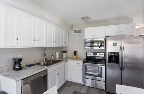 Rocky Mount House | New! 2 Homes-firepit, Hot Tub, Huge Yard and Dock