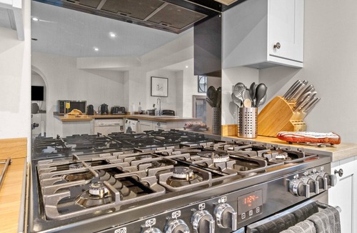 Plymouth House | NEW 2023 Beach House in Devon - Sleeps 10