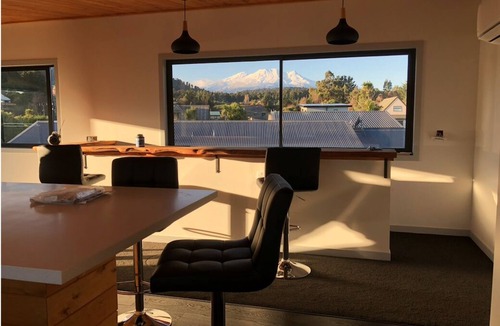 Ohakune Ski Chalet | New 2023 Mountain View Chalet