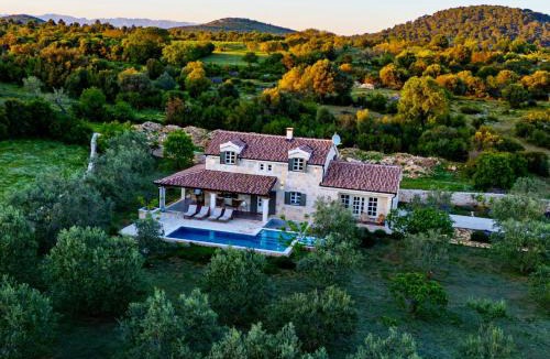 Donje Rastane Villa | NEW 2023 Villa Tree of Life