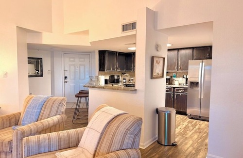 Clearwater Apartment | NEW 2026 Avalon Gated Community Parking Pool Close to Beach Fast Wifi