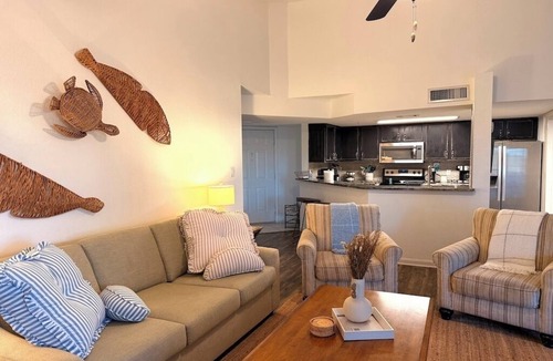 Clearwater Apartment | NEW 2026 Avalon Gated Community Parking Pool Close to Beach Fast Wifi
