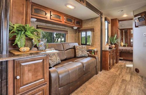 Buchanan House | New 27" Limited Edition RV