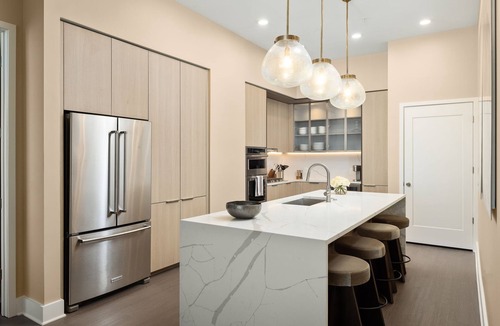 Midtown Apartment | *New* 28th Floor - Skyline Penthouse