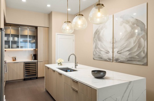 Midtown Apartment | *New* 28th Floor - Skyline Penthouse