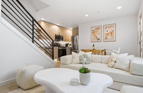 Fremont House | NEW! 2B2BA Modern Fremont Home w/Parking & Rooftop, BBQ, AC, Built in 2024