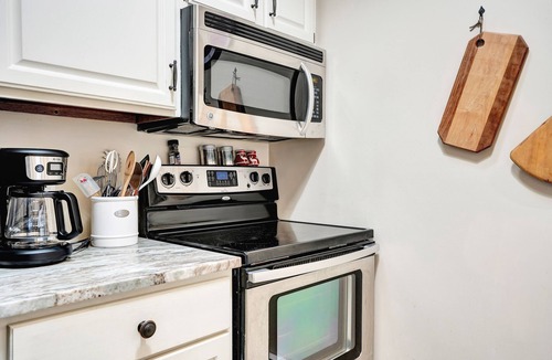 Quechee Condo | New! 2bd 2.5-bath condo that sleeps 4!
