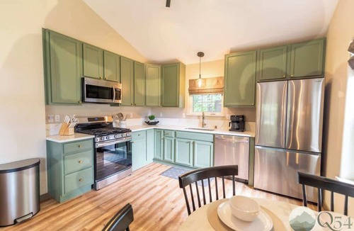 Palmer House | New! 2bd/2ba w/Laundry & Kitchen