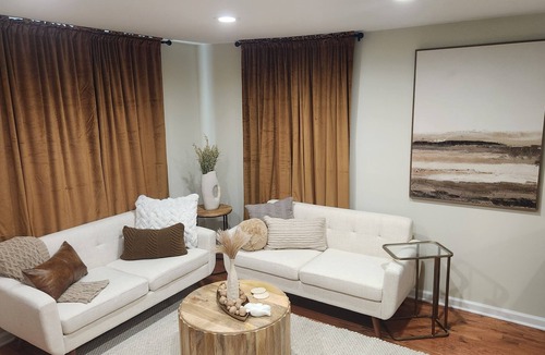 Taylor House | New! 2BD-Home with FAST Wi-Fi & FREE Parking!
