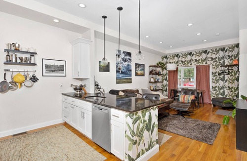 Jeffries Point Condo | New 2BR|2BA Condo in Jefferies Point with Backyard