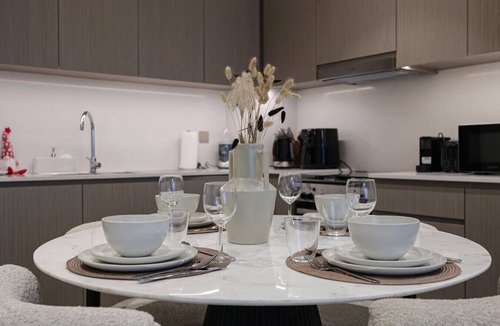 Downtown Dubai Apartment | New 2BR | Balcony with Fountain View | High Floor