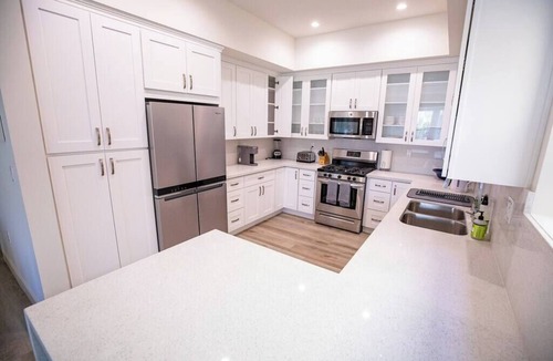Los Angeles Apartment | *NEW 2BR DESIGNER TOWNHOUSE WALK 2 UNIVERSAL!*