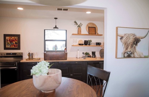 Burton House | NEW | 2BR + Firepit | Minutes to Town + Shops