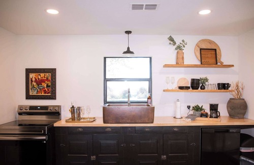 Burton House | NEW | 2BR + Firepit | Minutes to Town + Shops