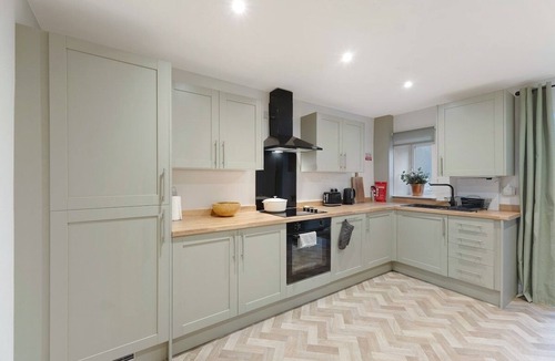 Durham House | New! 2BR in Front Street