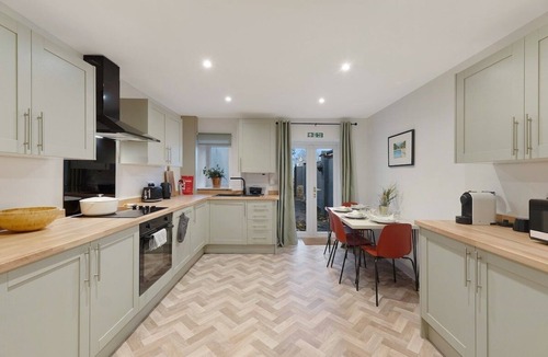 Durham House | New! 2BR in Front Street