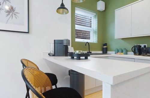 Hartlepool House | New! 2BR in Gladstone