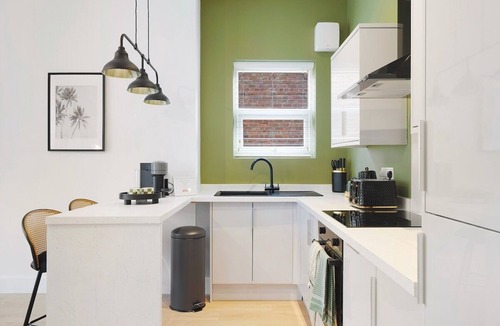 Hartlepool House | New! 2BR in Gladstone