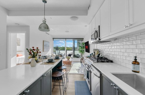 Kensington Apartment | New 2BR King suite| Kensington| UG Parking| Banff