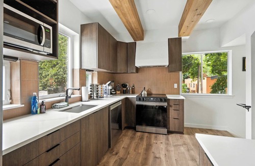 Kerns Condo | New 2BR Luxury Stay Walkable Best Location