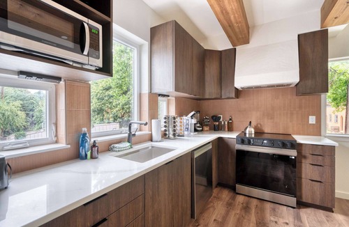 Kerns Condo | New 2BR Luxury Stay Walkable Best Location