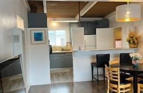 Richmond Annex Apartment | New 2BR w/Free Parking & Laundry