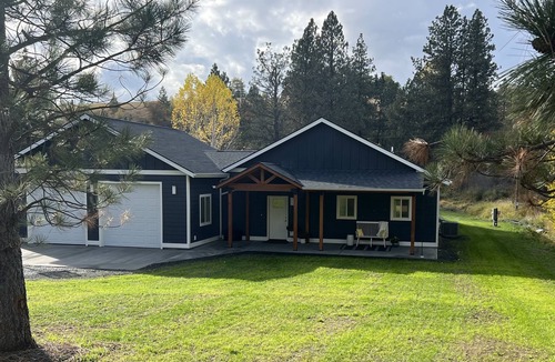 Harvard House | New 3 bdrm home! quiet, single level with open floor plan. 10 min. from Moscow.