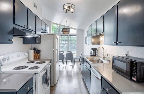 McNeil House | NEW 3 BDRM NW Austin Home Near Mopac/Q2/Domain/DT