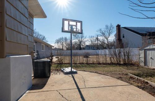 Rahway Apartment | New 3 Bed & 1 Bed Apt Lake Park Station EWR Airport Path Train Subway Bus Hospital Rahway NJ Manhattan NYC