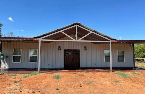 Buffalo Gap House | New 3 bed 2 bath Abilene Country House on 2 acres