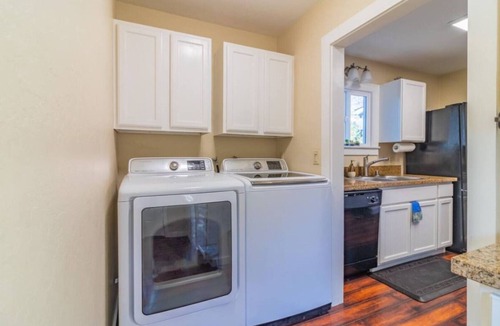 Ukiah House | NEW! 3 BED 2 BATH Utopian Ukiah