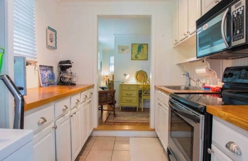 Downtown House | New ! 3-bedroom Pool Home Oasis! Great Location