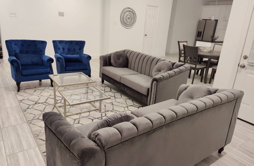 Barker House | New 3 bedroom with master suite in a gated community
