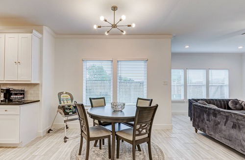 Barker House | New 3 bedroom with master suite in a gated community