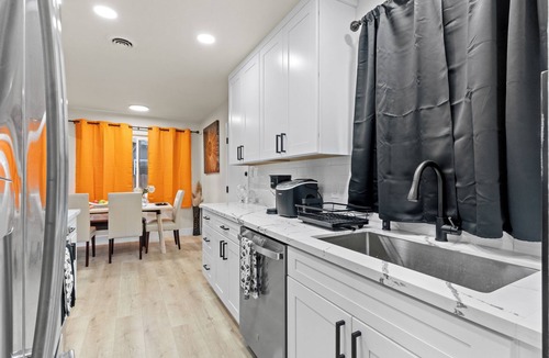 Roseville House | NEW - 3 Br Backyard Oasis and Spa