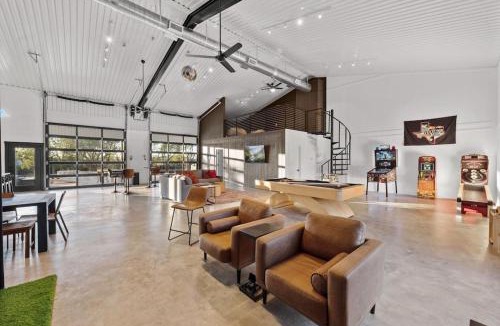Dripping Springs House | NEW-3 Properties on 10 acres sleeps 20 - Fun!
