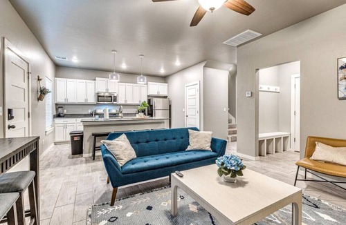 Midwest City House | New 3B/2.5B In Heart Of MW City