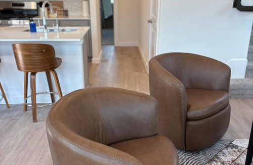 Richmond Cottage | New 3BR 2.5Bath Indigo Home With Private Balcony!