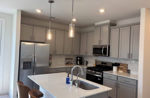 Richmond Cottage | New 3BR 2.5Bath Indigo Home With Private Balcony!