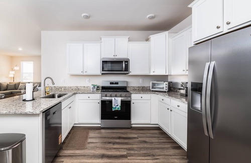Millville Villa | New 3BR Corner Unit | Shuttle & Free Linens