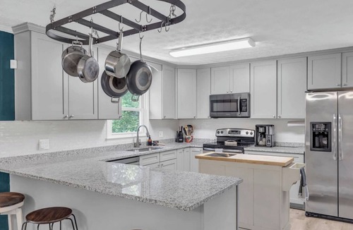 Dunean House | NEW 3BR Retreat Close to Downtown - Quiet Spot